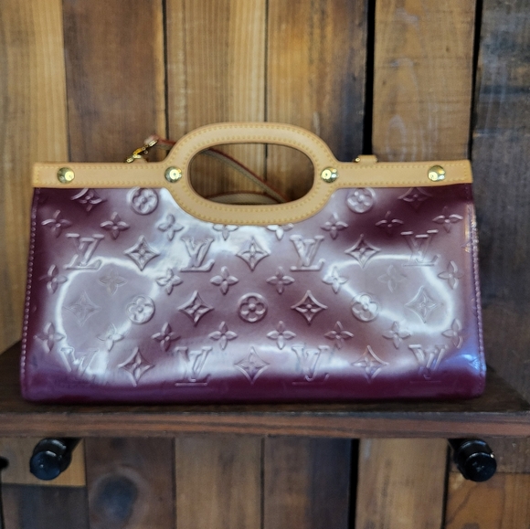 LOUIS VUITTON Roxbury Drive Monogram Vernis Handbag - Picture 10 of 16